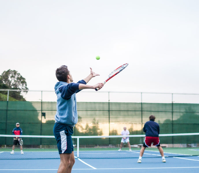 Benefits of Wearing Performance Tennis and Softball Sunglasses